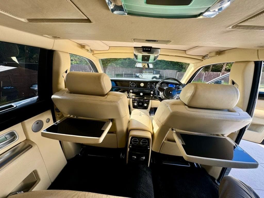Rolls-Royce Ghost interior | long distance from Lyon